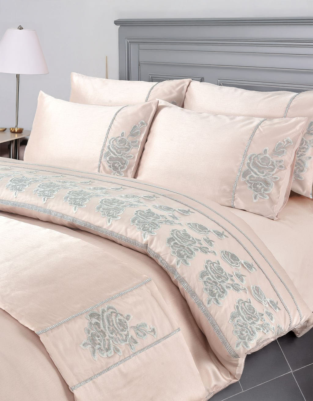 Duvet Cover And Pillowcase Set Silver Or Pink Embroided Luxury Design Polyester Bed Linen